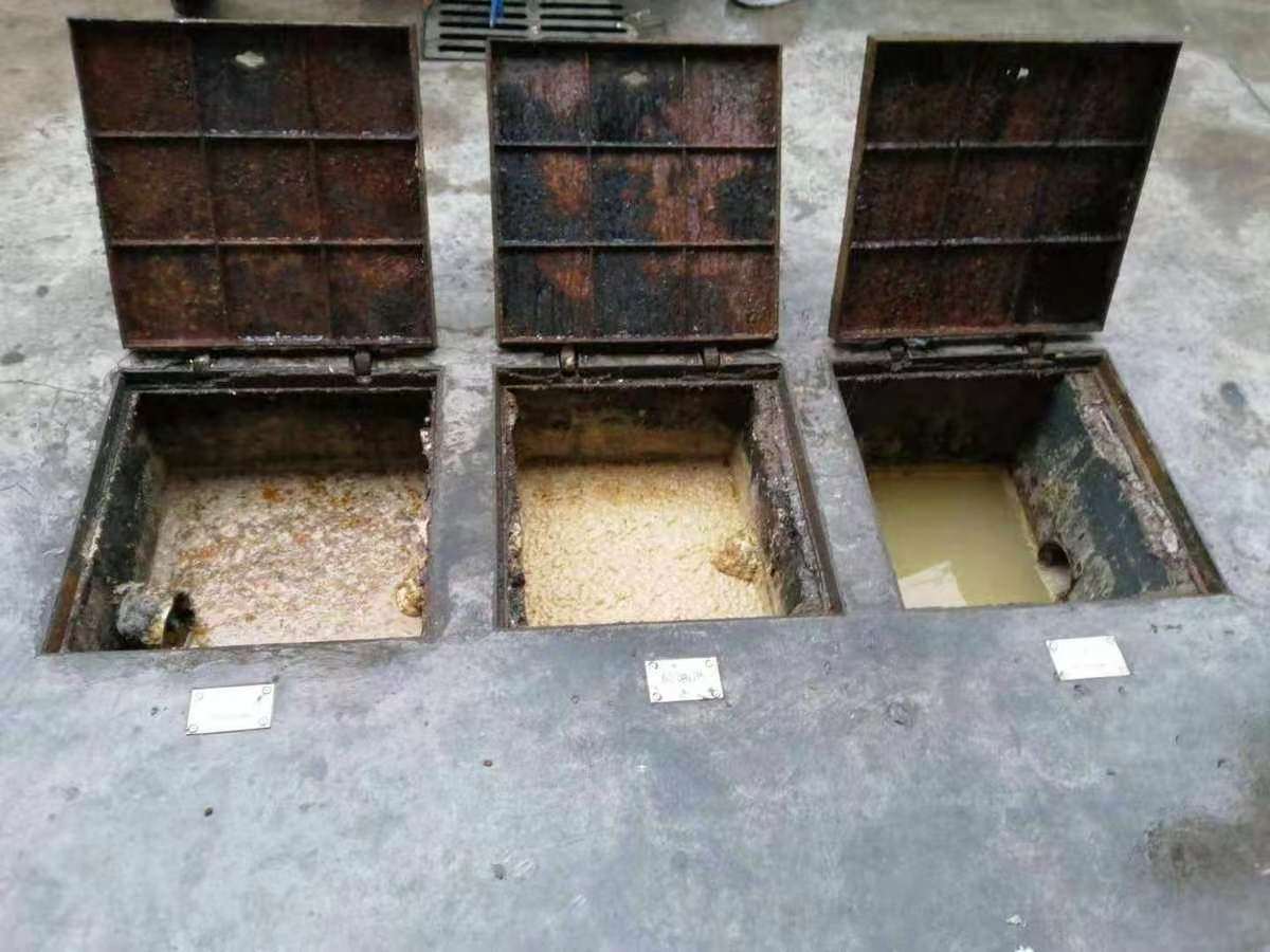 石碌镇清理隔油池-污水池清掏